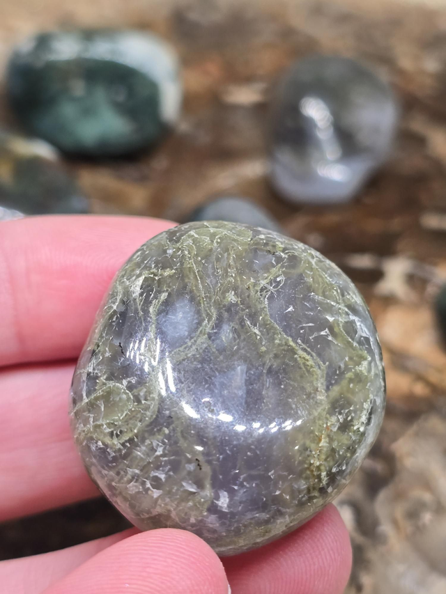 Agate mousse en pierre roulée