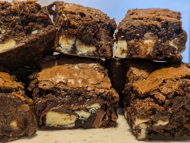 Triple chocolate brownie 20 x, 5cm x 5cm pieces 