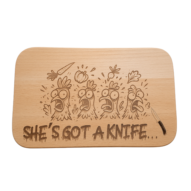 Frühstücksbrettchen, FSC®-zertifiziertem Buchenholz „She`s Got a Knife“