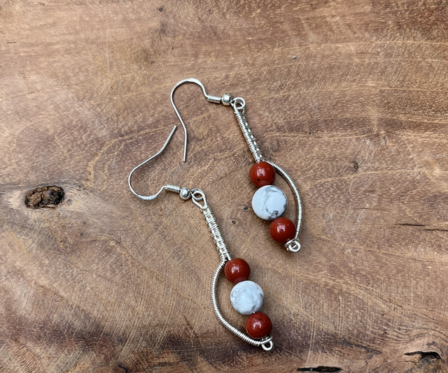 Howlite / jaspe rouge