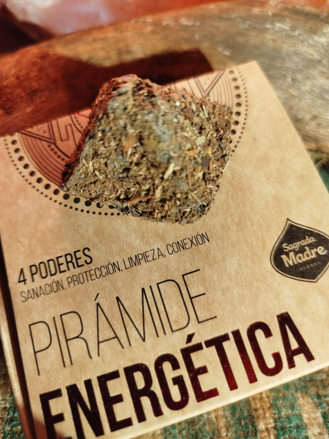 Encens fumigation Pyramide énergétique des 4 pouvoirs