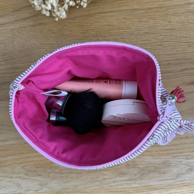 Pochette froufrous petites fleurs rose