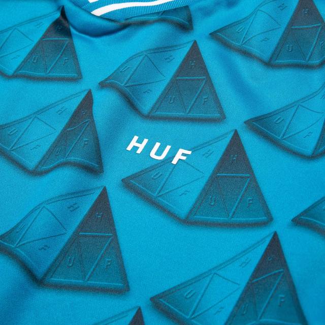 523CA0274 - HUF T-shirt unisex geometrica blu  stile sportivo e streetwear