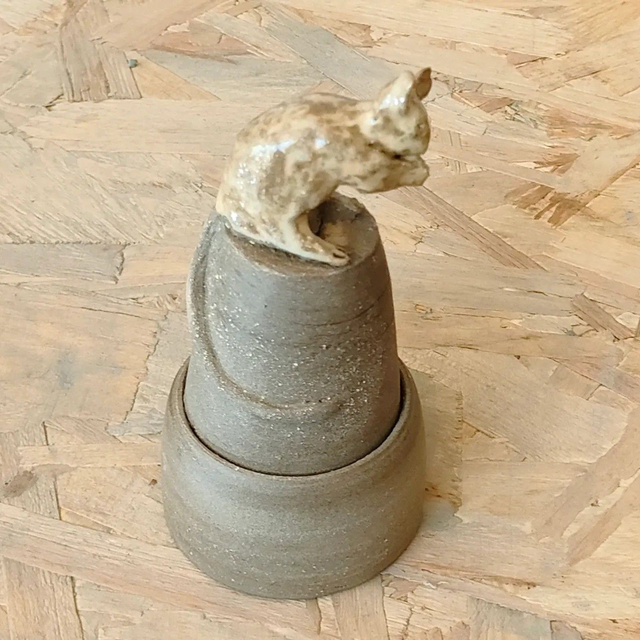 Boîte sculpturale souris en céramique – Pièce unique