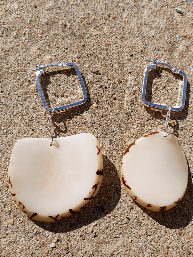 Boucles d&#039;oreilles KYRA 🌿 en ivoire végétal 