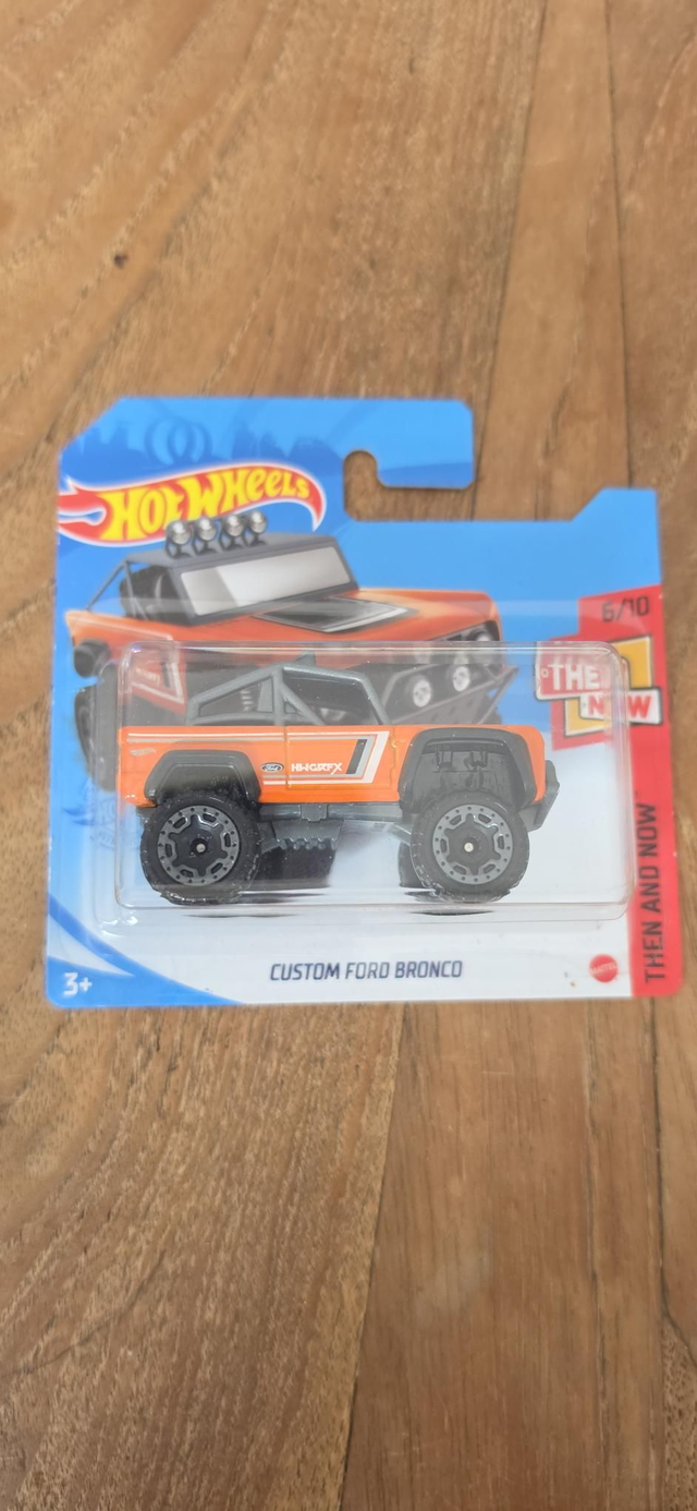 Ford bronco custom 