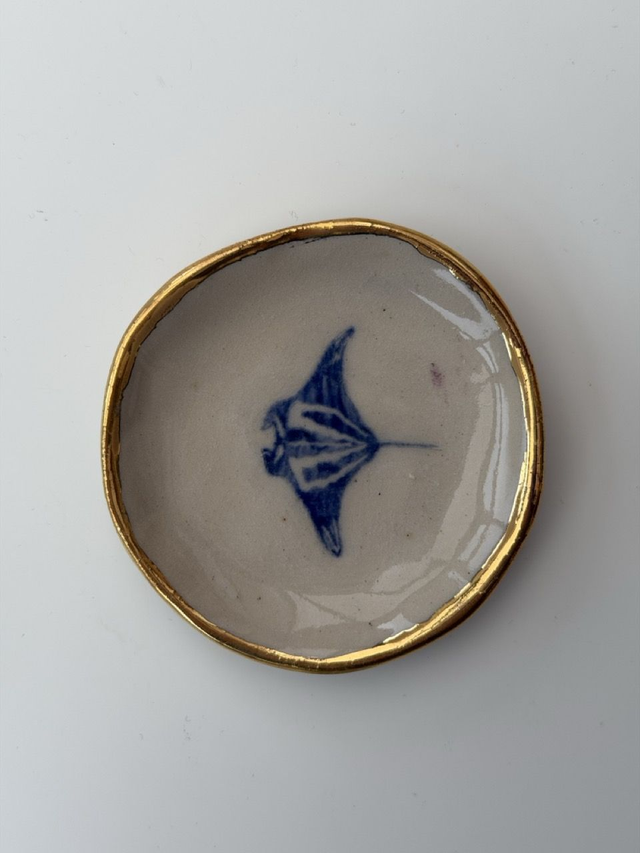 ENDANGERED - Sgraffito trinket with lustre