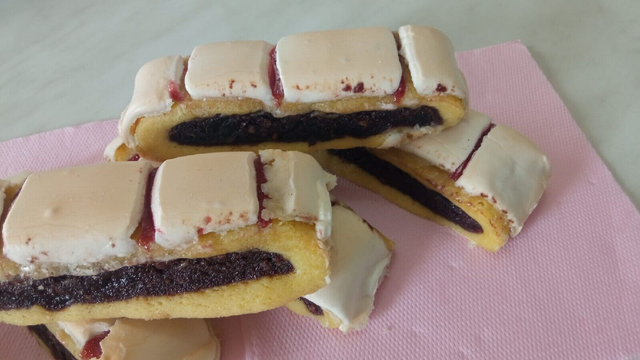 BISCOTTI ALLA AMARENA Confezione 1 kg