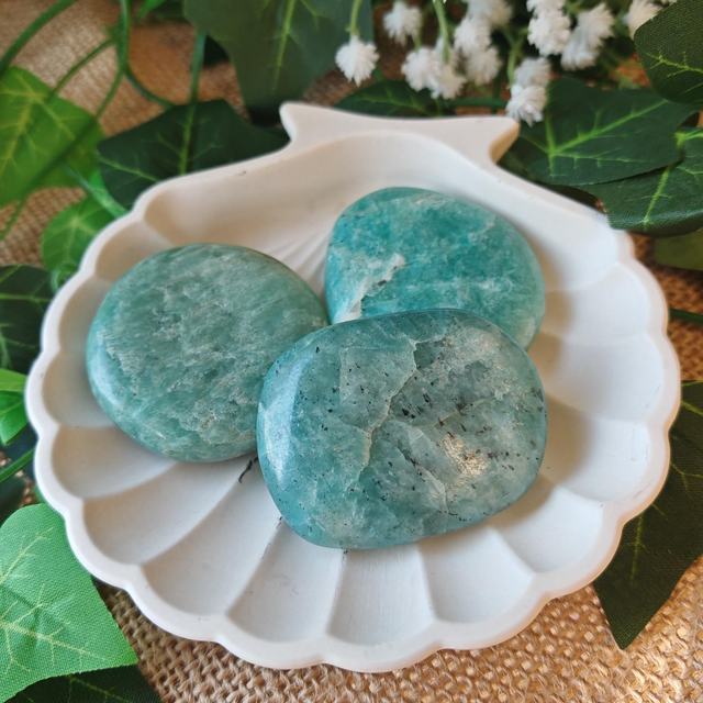 pierre plate amazonite 30 à 50mm