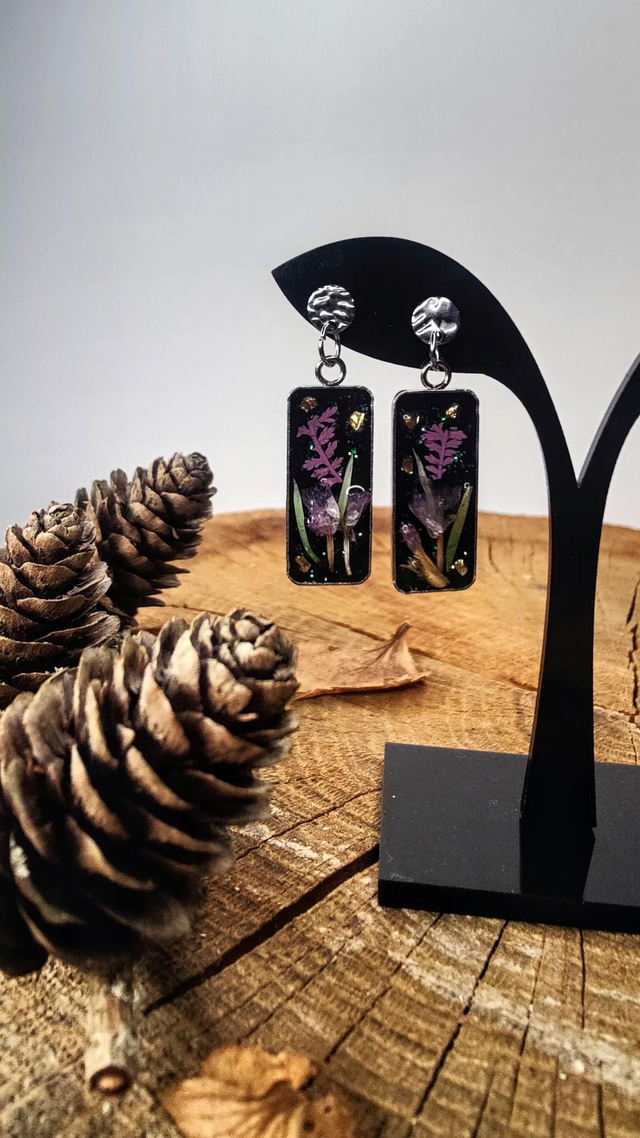 Boucles d&#039;oreilles en fleurs et feuilles naturelles 