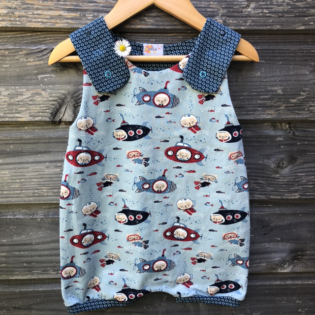 Salopette évolutive courte «Petits chats en sous-marins»