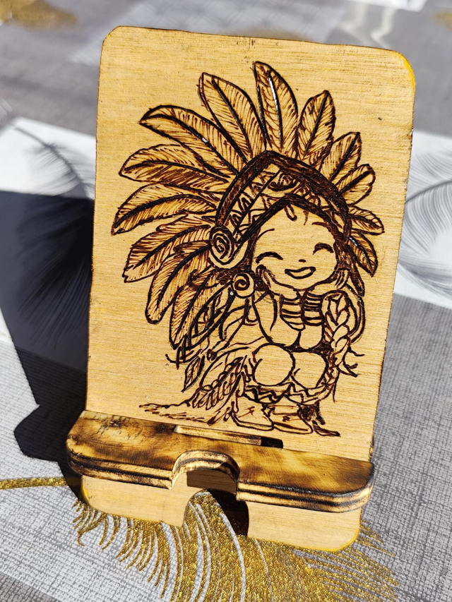 SUPPORT DE CHARGE TÉLÉPHONE ENFANT INDIENNE