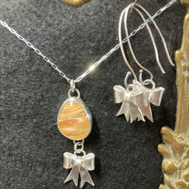 Bows necklace and earrings 