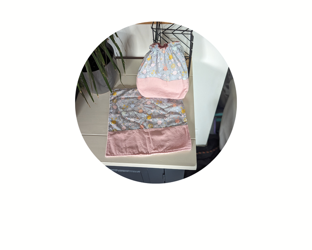 Serviette de table lapins et son pochon assorti