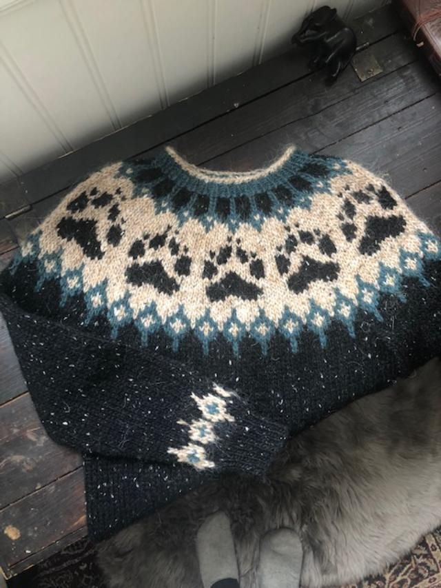 Wilderness Sweater Kit - Col 12 (Black Tweed Álafosslopi) - Wool & Pattern - Linka Neumann