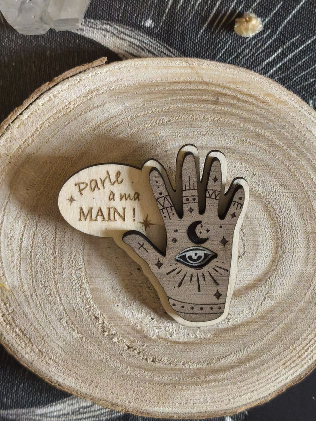 Pin's "Parle à ma main" en noyer et tilleul