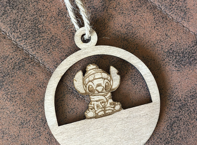 Boule en bois stitch