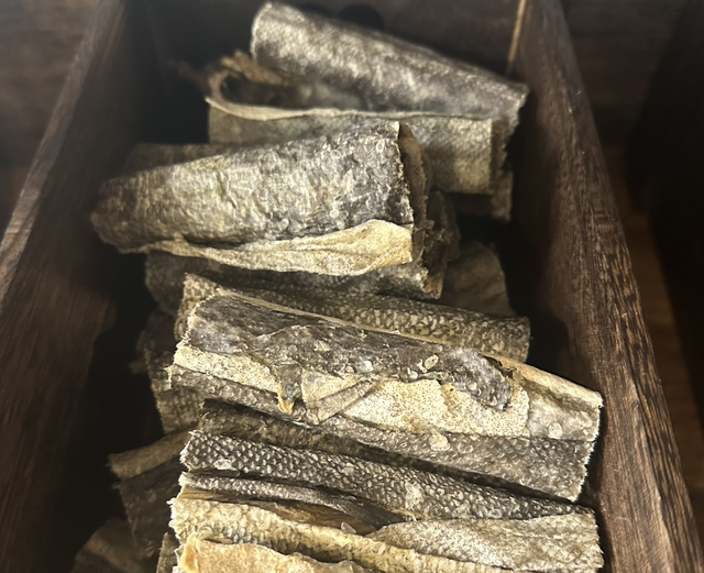 Fish skin roll