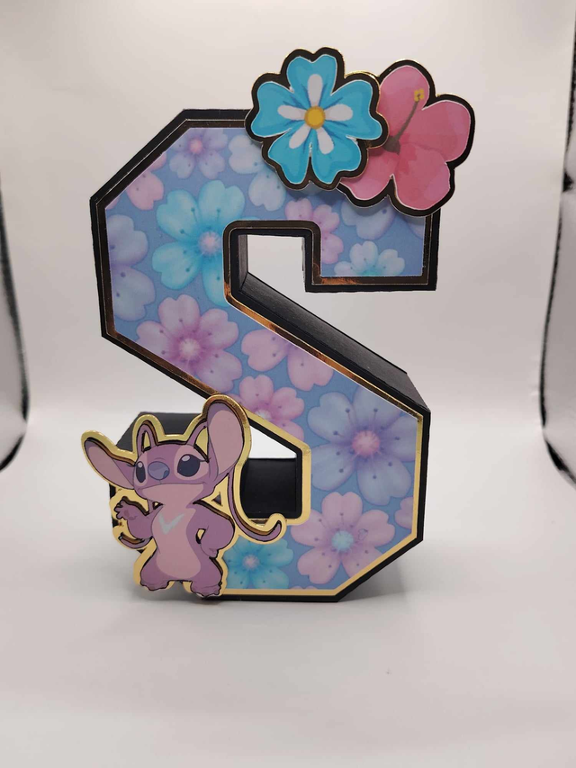 Lettre initiale 3D thème "Stitch" (Fleurs)