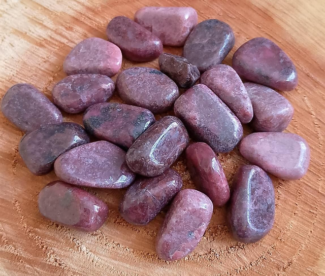 Galet Rhodonite 