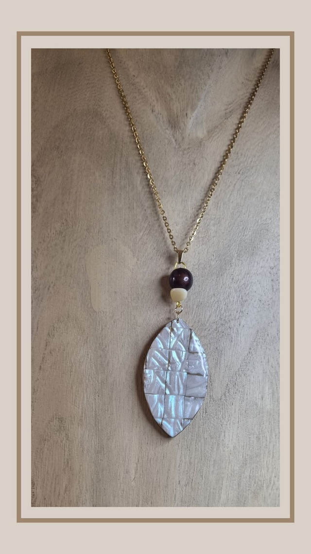 Collier collection nacre blanc goutte 