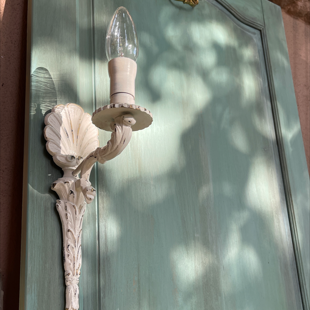 Weiße Wandleuchte Muschel