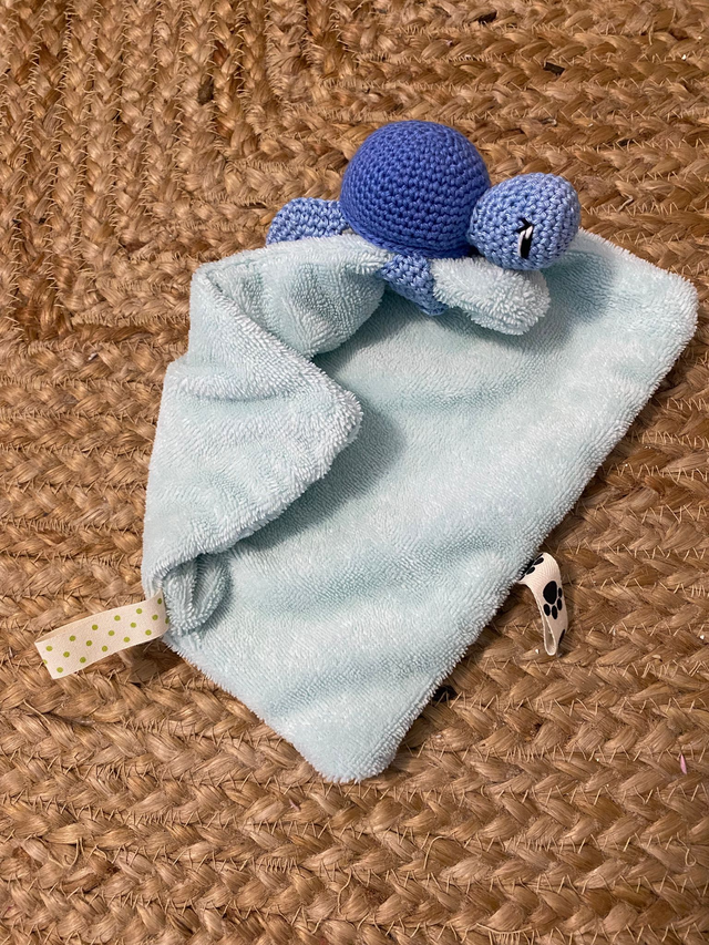 Doudou tortue bleue
