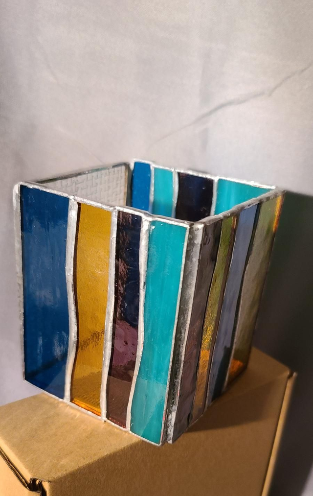Bougeoir en verres mixtes en Tiffany.   