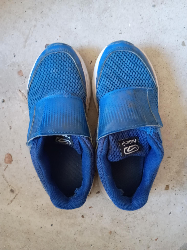 Decathlon 11.5C trainers (velcro)