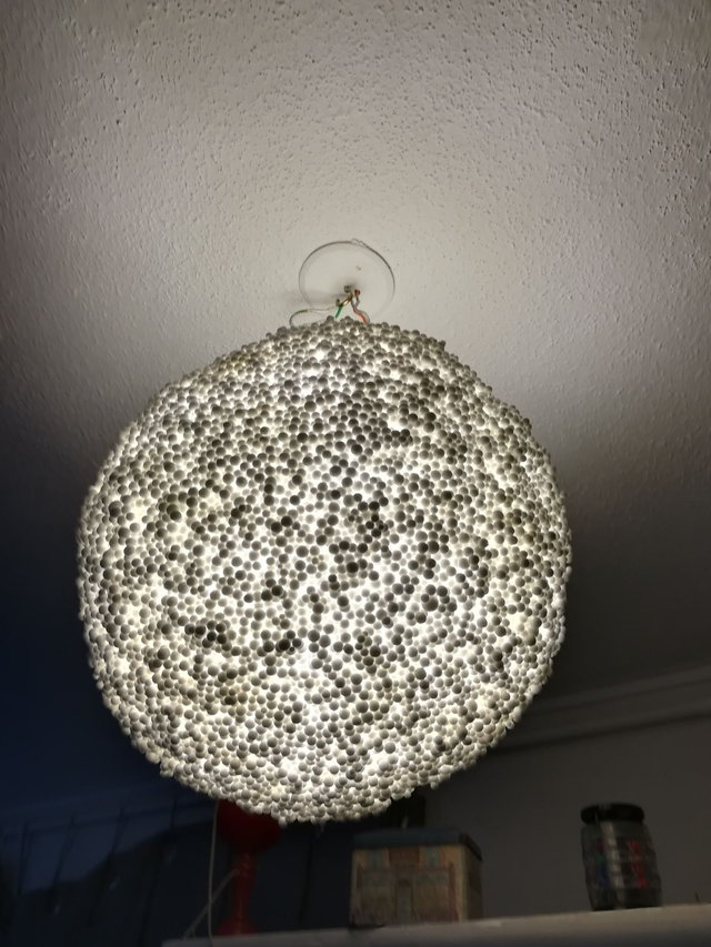 lustre boule de boules de polystyrène 