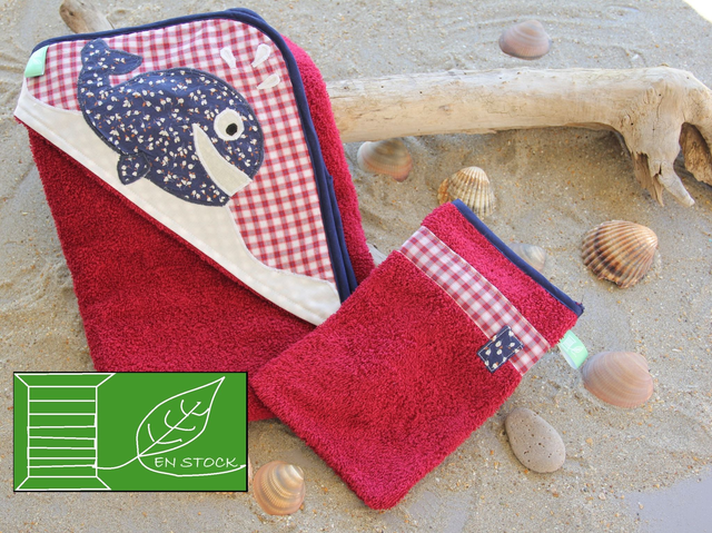 Cape de bain bordeau - baleine bleue avec gant assorti