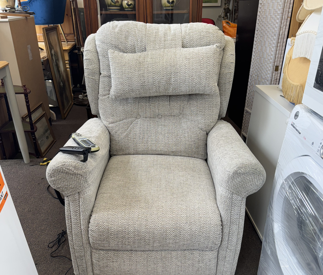Quality Fabric Rise And Recline Armchair With 5 Different Massage Zones