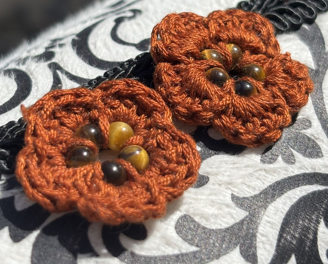 Boucles d'oreilles - Fleurs et Pierres