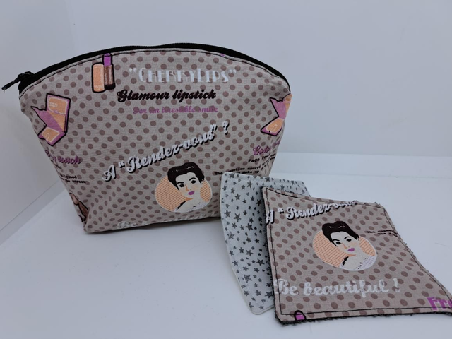 Trousse et ses deux lingettes 