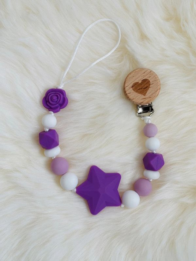 Attache tetine violet