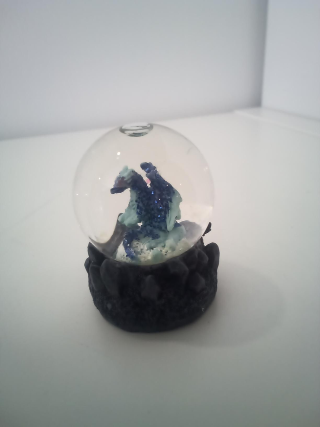 Boule a neige dragons 