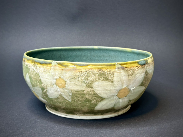 Daisies Green Serving Bowl 