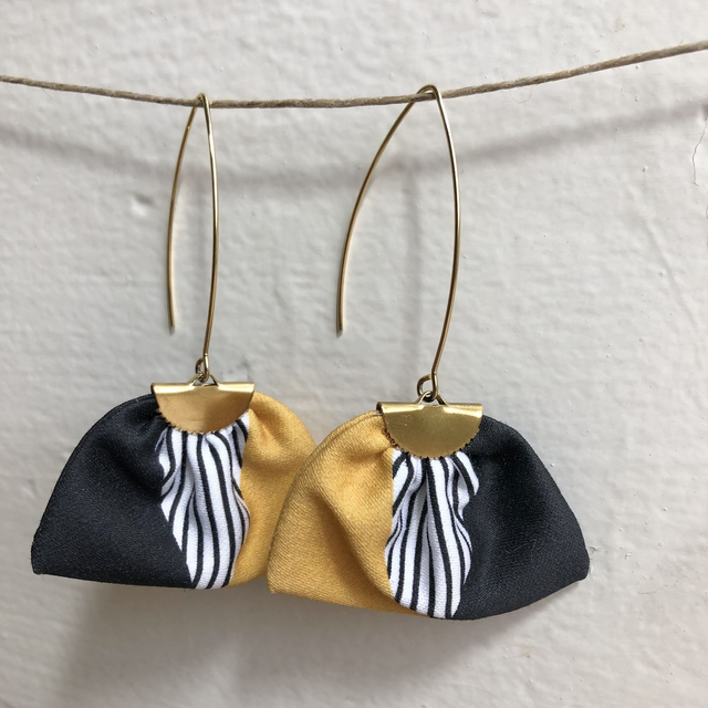 Boucles d'oreilles -  LONGUES RAYEES - noir et jaune