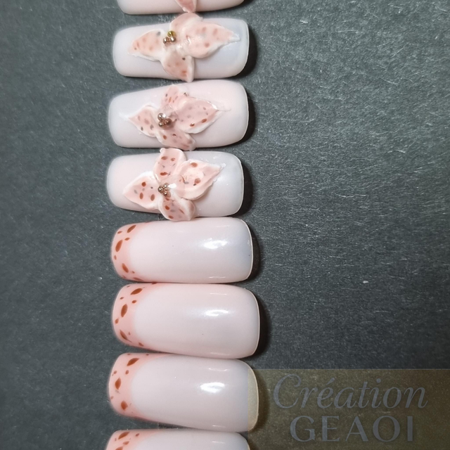 Vanille léopard little carré M créer a la commande délai de 7 jours