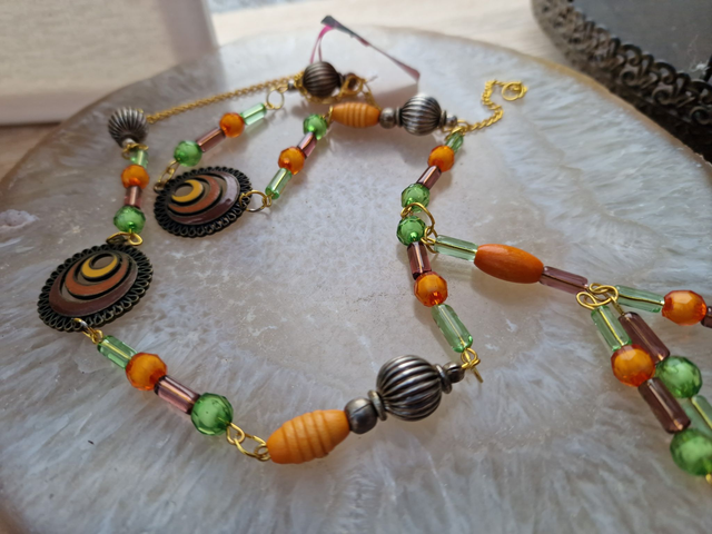 Collier Sautoir Doré Perles Orange Vert Marron