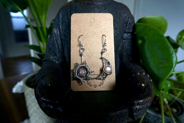 Sonne & Mond Ohrringe Pfirsich Mondstein