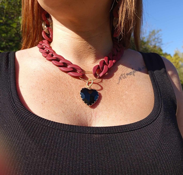 Collier en grosses mailles en acrylique Nisharakt