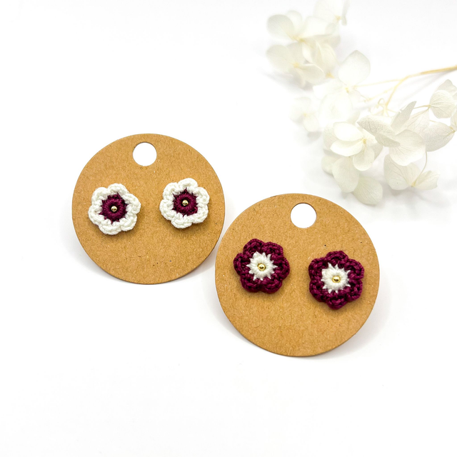 Puces d’oreilles fleurs Fleurettes ~ Bordeaux / Blanc