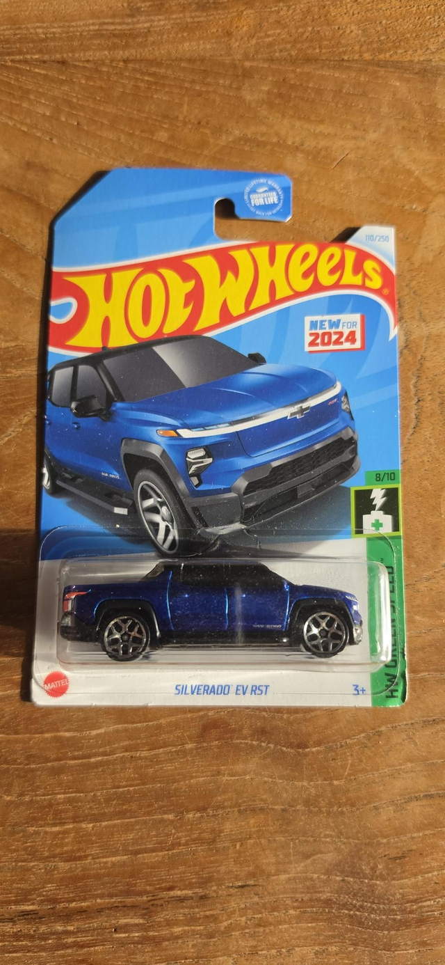 Chevrolet silverado ev rst