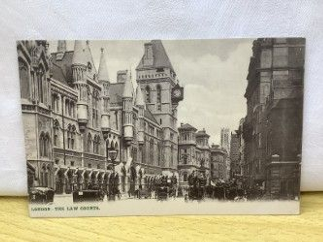 London - The Law Courts Vintage Postcard by The London Stereoscopic Company Our Ref A27 £2.25