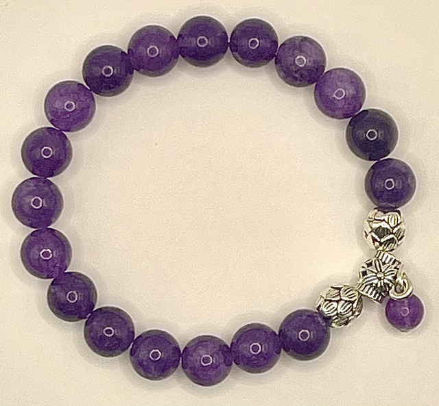 B148 - Bracelet perles améthyste breloque