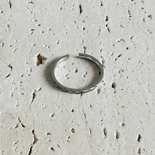 Ring streepjes zilver