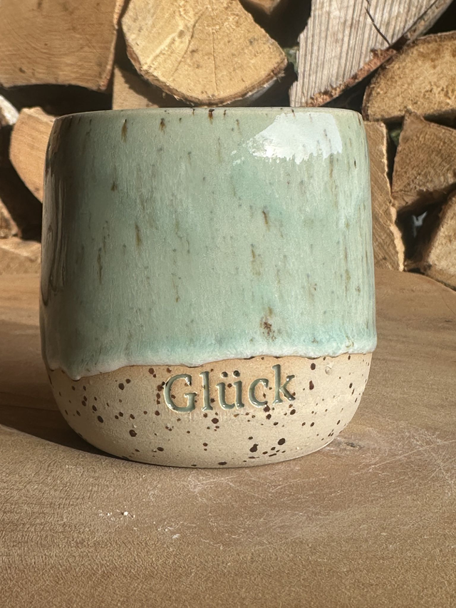 Keramikbecher „Glück“ – handgemacht & mintgrün 200 ml
