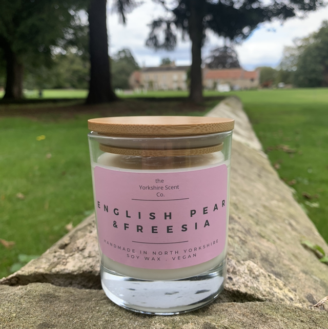 English pear and freesia - Jar 