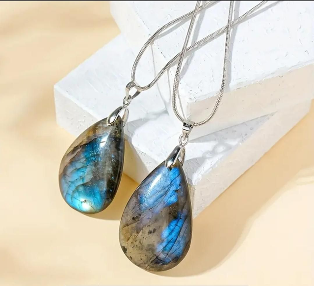 Collier goutte d'eau en Labradorite 